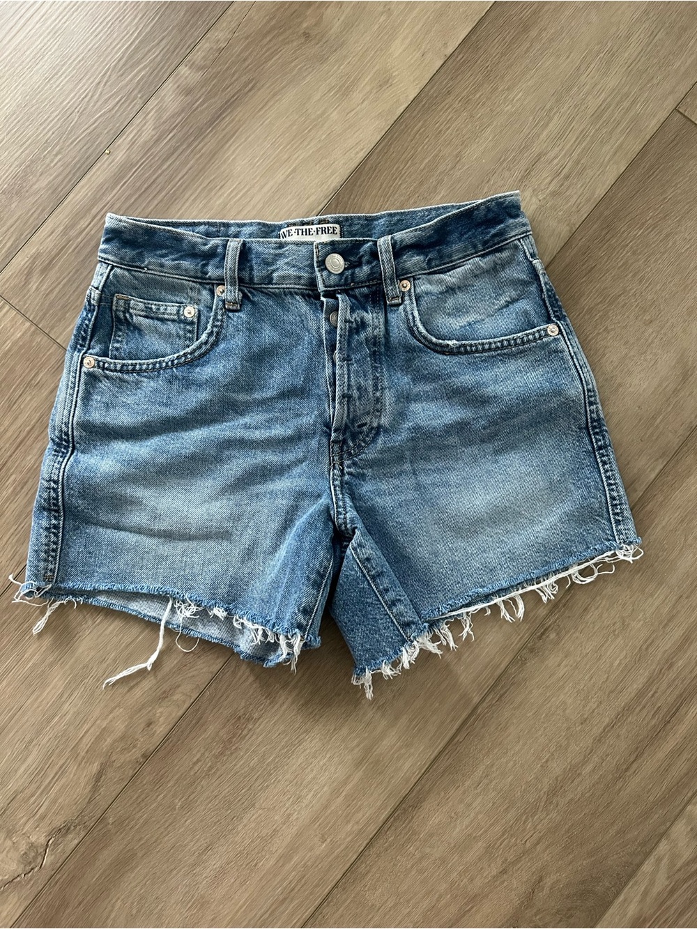 NWOT We the Free Ivy Mid Rise Denim Shorts Size 25